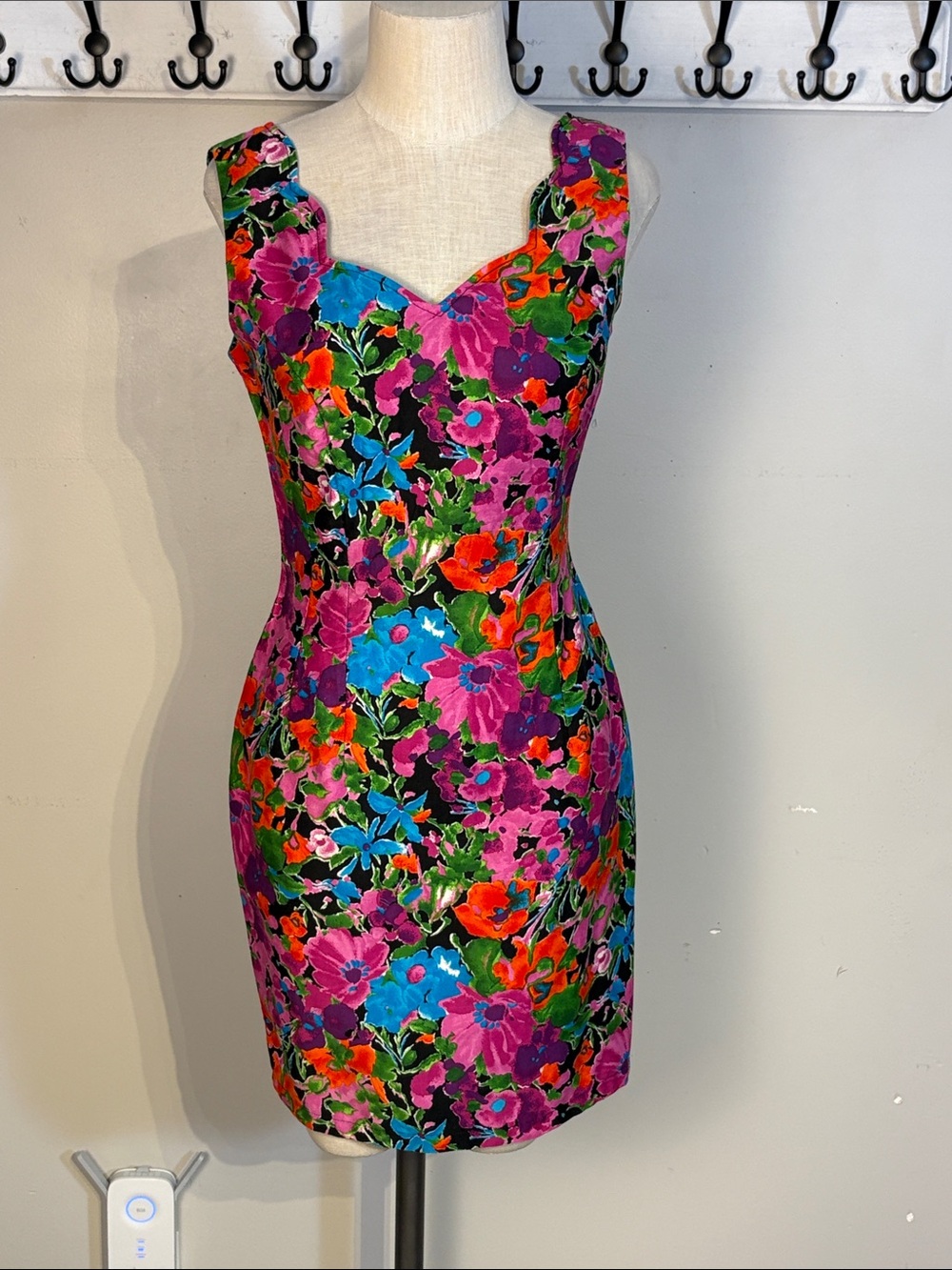 Vintage Floral Cotton Sweetheart Mini Dress in Multi-Color